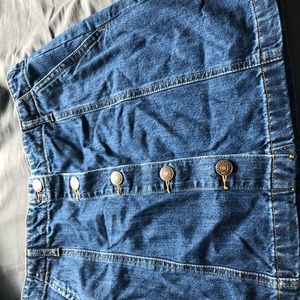 F21 DENIM SKIRT / size 29 / POCKETS INCLUDED